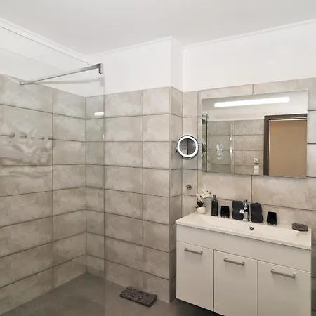 Silver Apartment *