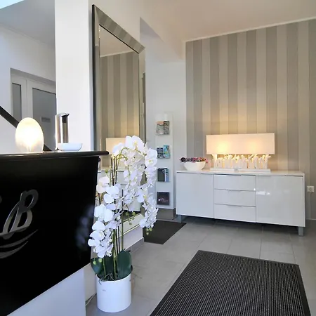 Apartment Silver