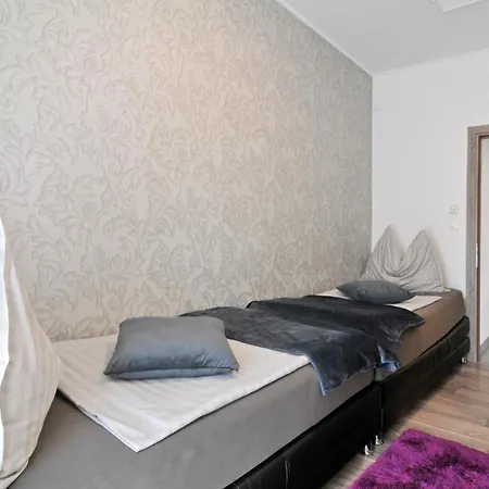 Apartment Silver *