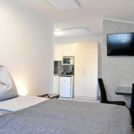 Silver Apartment *